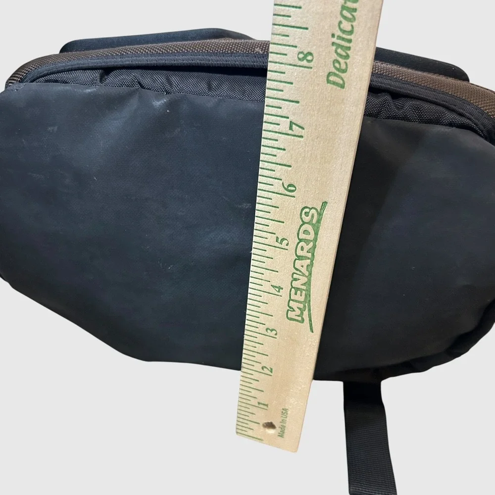 Timbuk2 Gorpcore Techwear Messenger Bag Medium Ballistic Nylon Brown Black